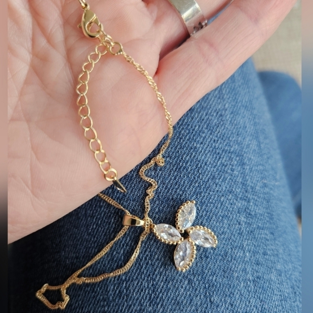 NEW Pendant & Earring Set - Picture 5 of 14